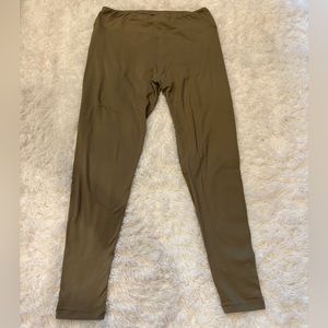 LuLaRoe Tall & Curvy taupe leggings